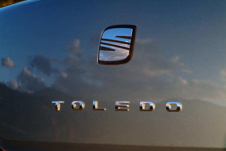  Seat Toledo 2004 года  (фото 9 из 110)